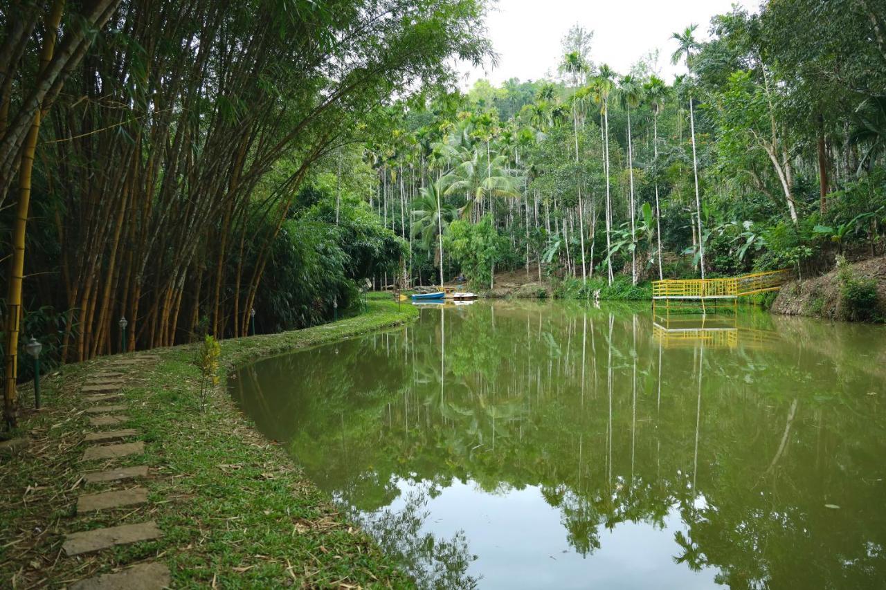 Bamboo Creek Resort Vaduvanchal Exterior foto